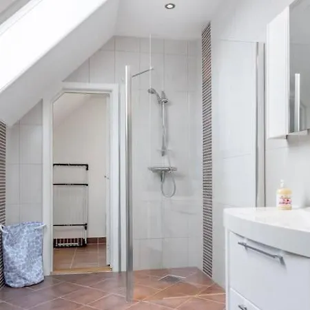 Apartment Penthouse By Brosundet, Free Parking Space *
