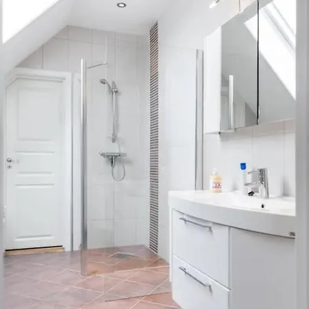Apartment Penthouse By Brosundet, Free Parking Space