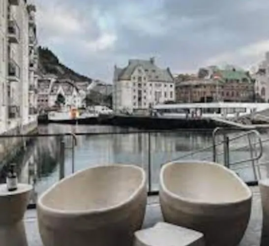 Penthouse By Brosundet, Free Parking Space * Ålesund