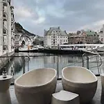 Penthouse By Brosundet, Free Parking Space * Ålesund